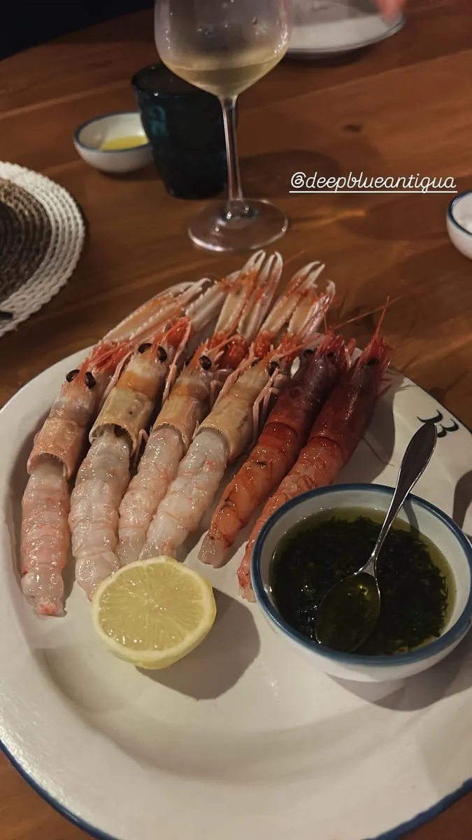 Fresh langoustines, grilled prawns, fried seafood and salad